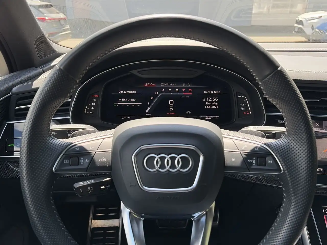 Audi SQ7 снимка Audi SQ7