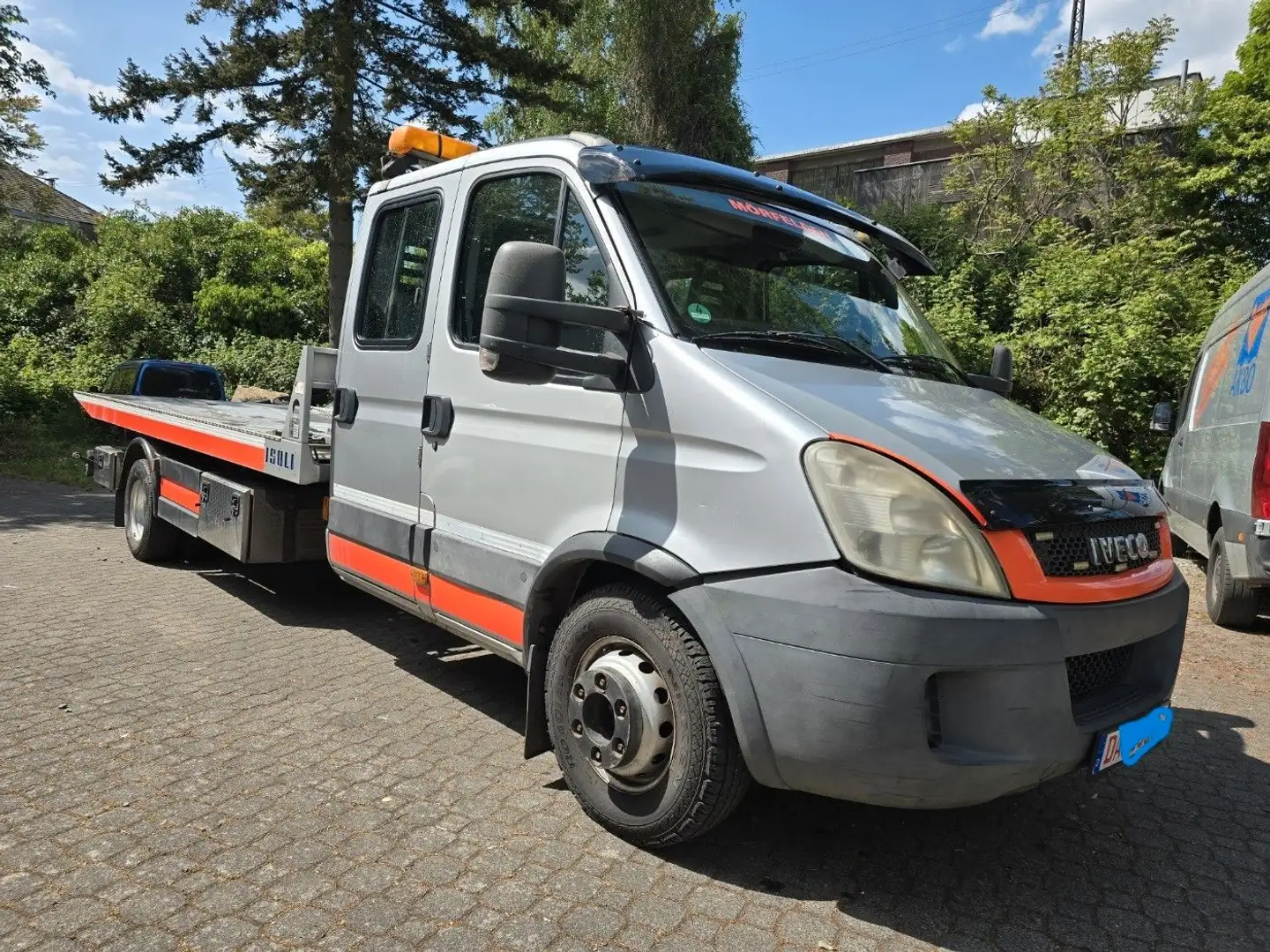 Iveco Lastkraftwagen Silber - 1