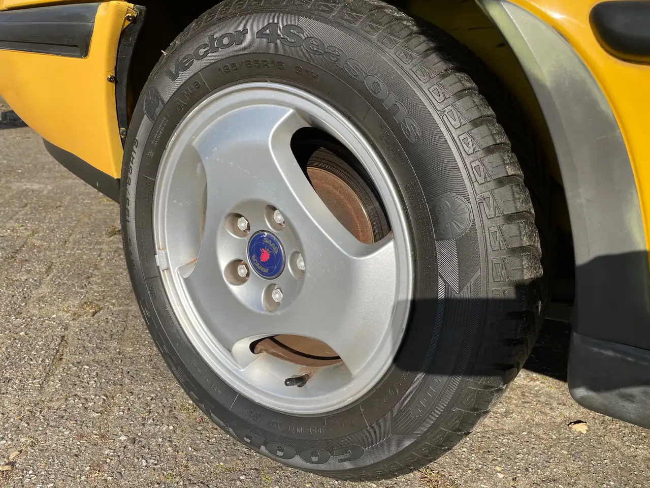 Saab 900 2.0 SE, foto 4