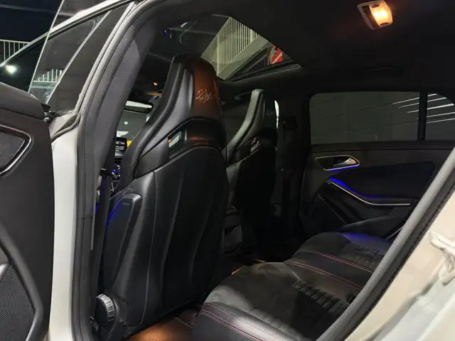 Mercedes-Benz Cla view 11