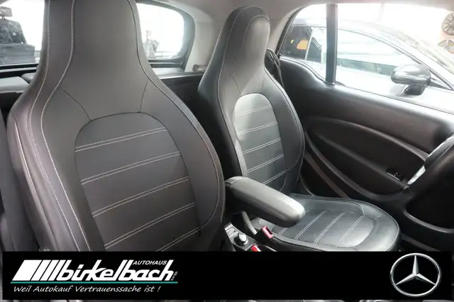 smart Fortwo view 12