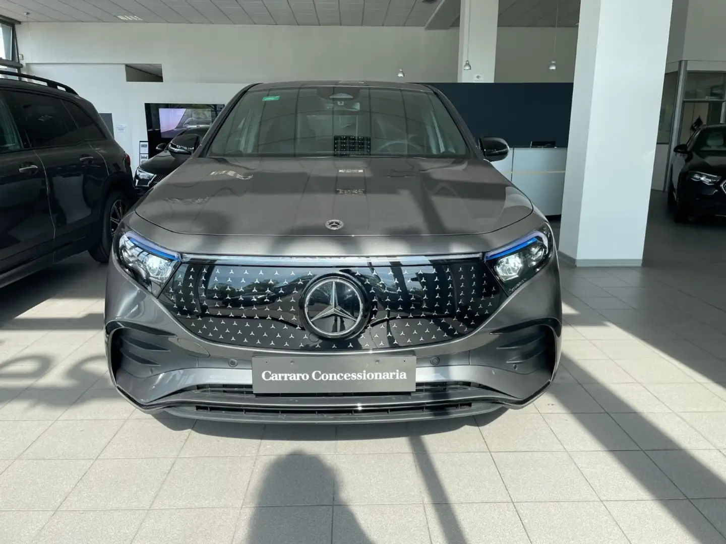 Mercedes-Benz EQA 250 + Grigio - 2