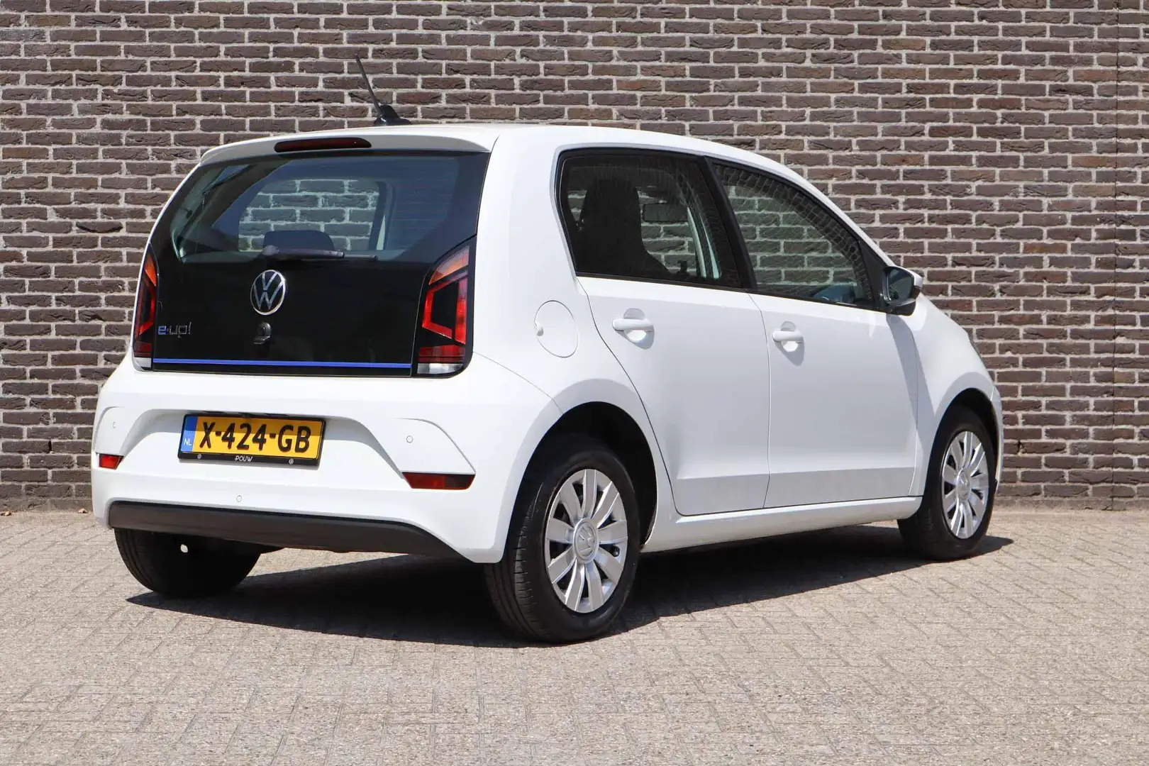 Volkswagen e-up! 83pk | SoH 93% | Stoelverwarming | Camera | DAB+ | Wit - 2