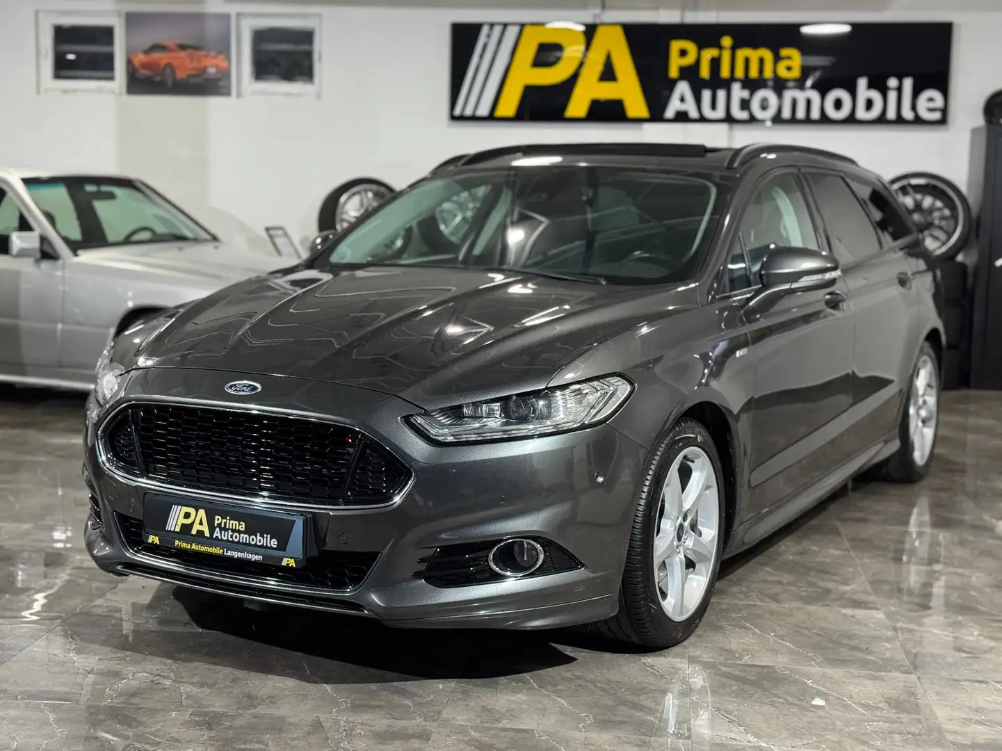 Ford Mondeo Turnier 2.0 ST-Line 2.Hand Autom. Pano Grau - 1