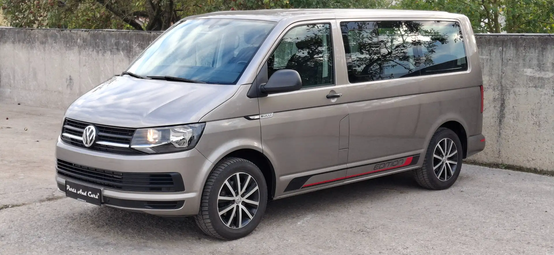 Volkswagen T6 Multivan 2,0TDI GARANTIE|STAND.HZG|AHK|7.SITZ|SI.HZG|PDC Grey - 1