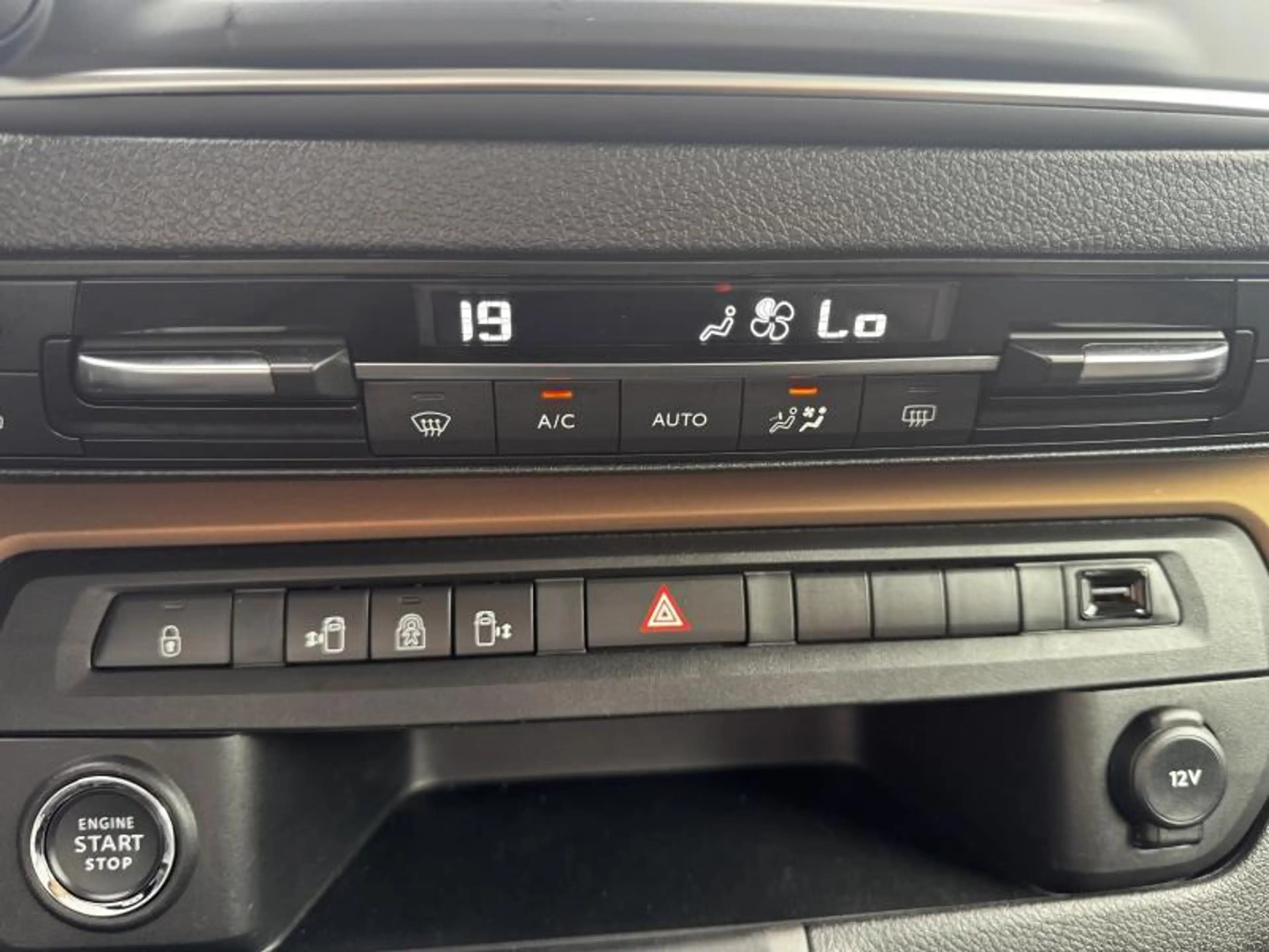 Toyota Verso MPV 8 PLACES — photo 7