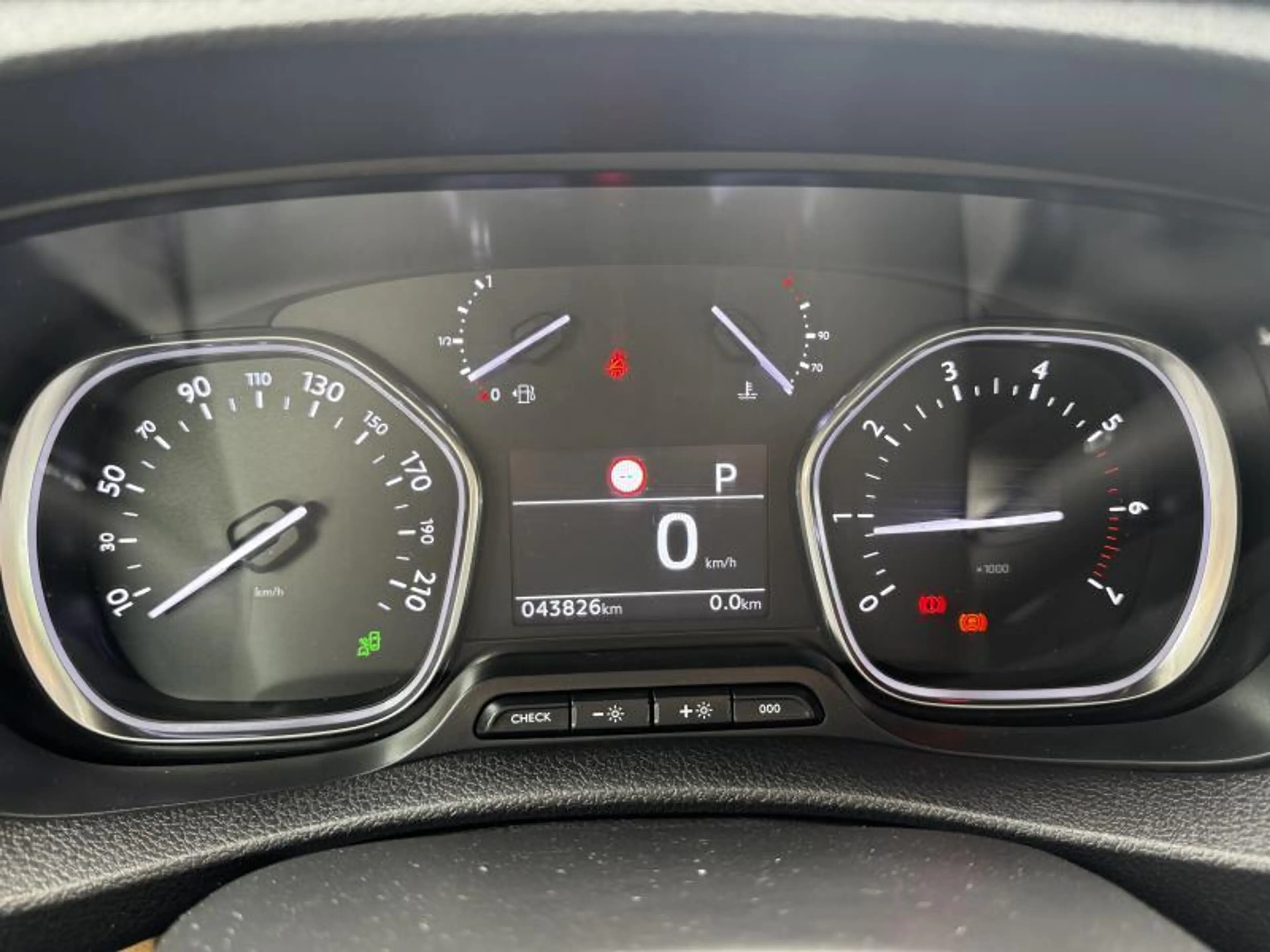 Toyota Verso MPV 8 PLACES — photo 4