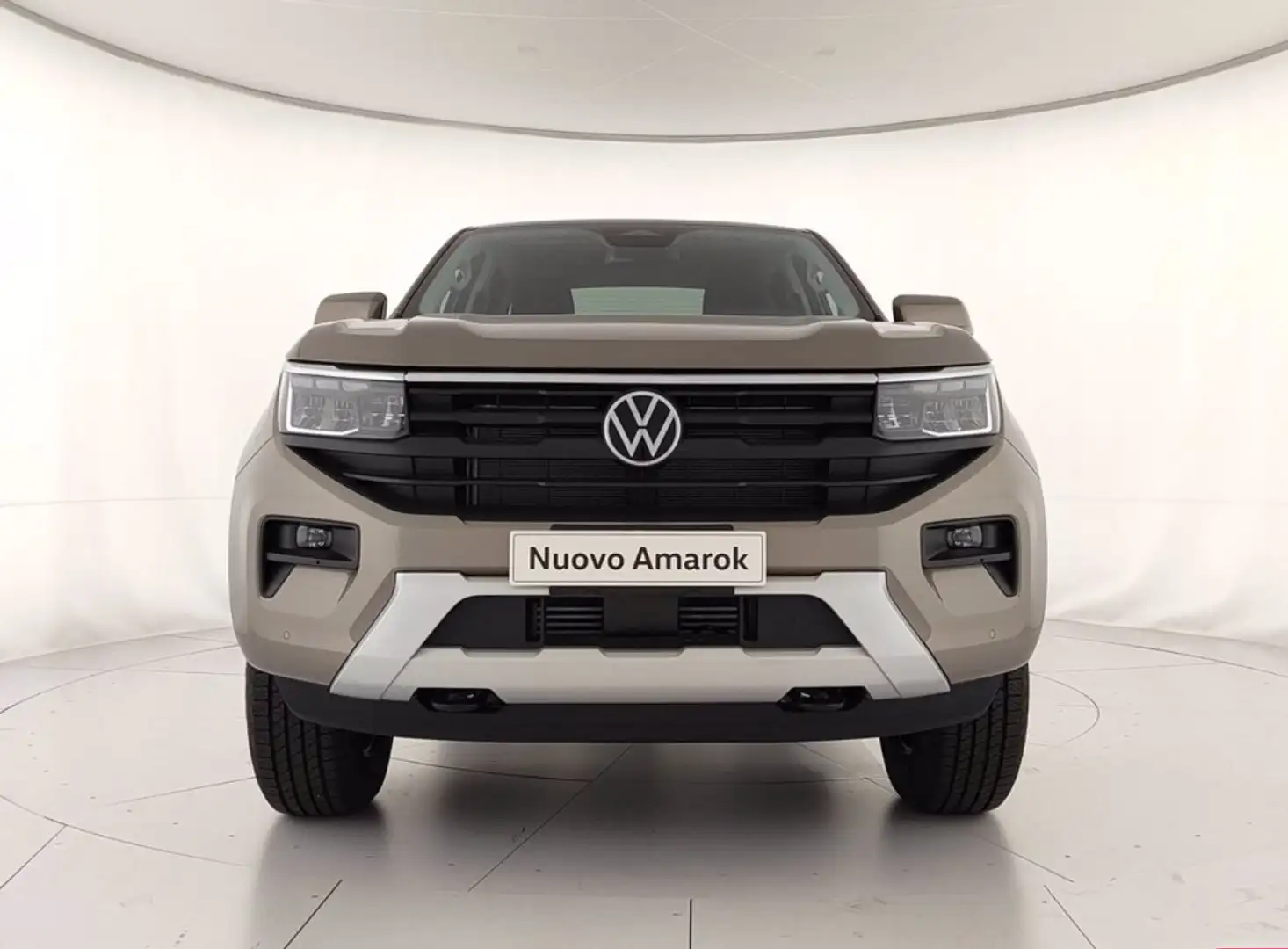 Volkswagen Amarok 2.0 tdi 205cv Life 4motion automatico ufficiale Beige - 2