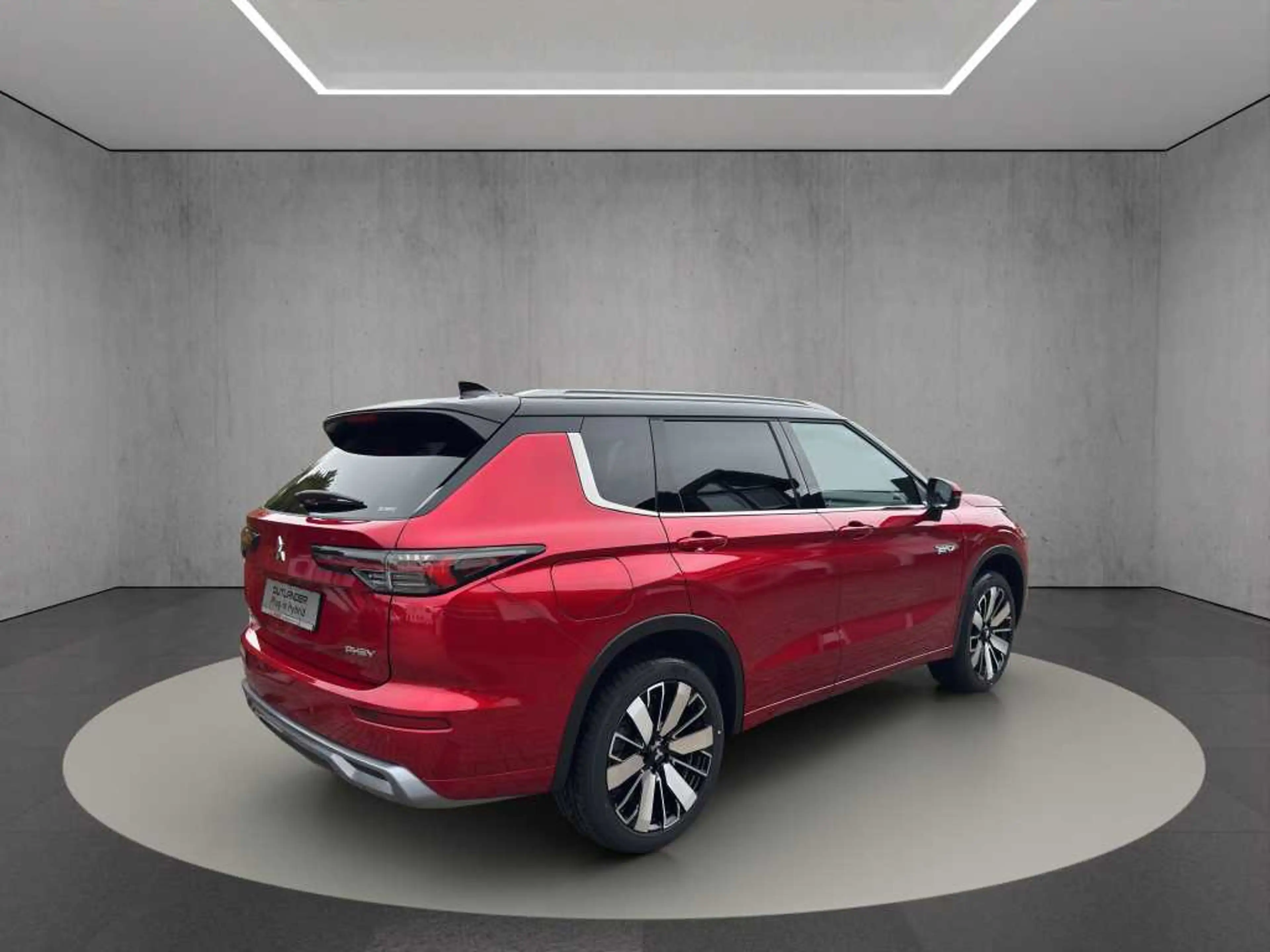 Mitsubishi Outlander 2.4L PHEV Diamant TOP 2Farb — photo 6