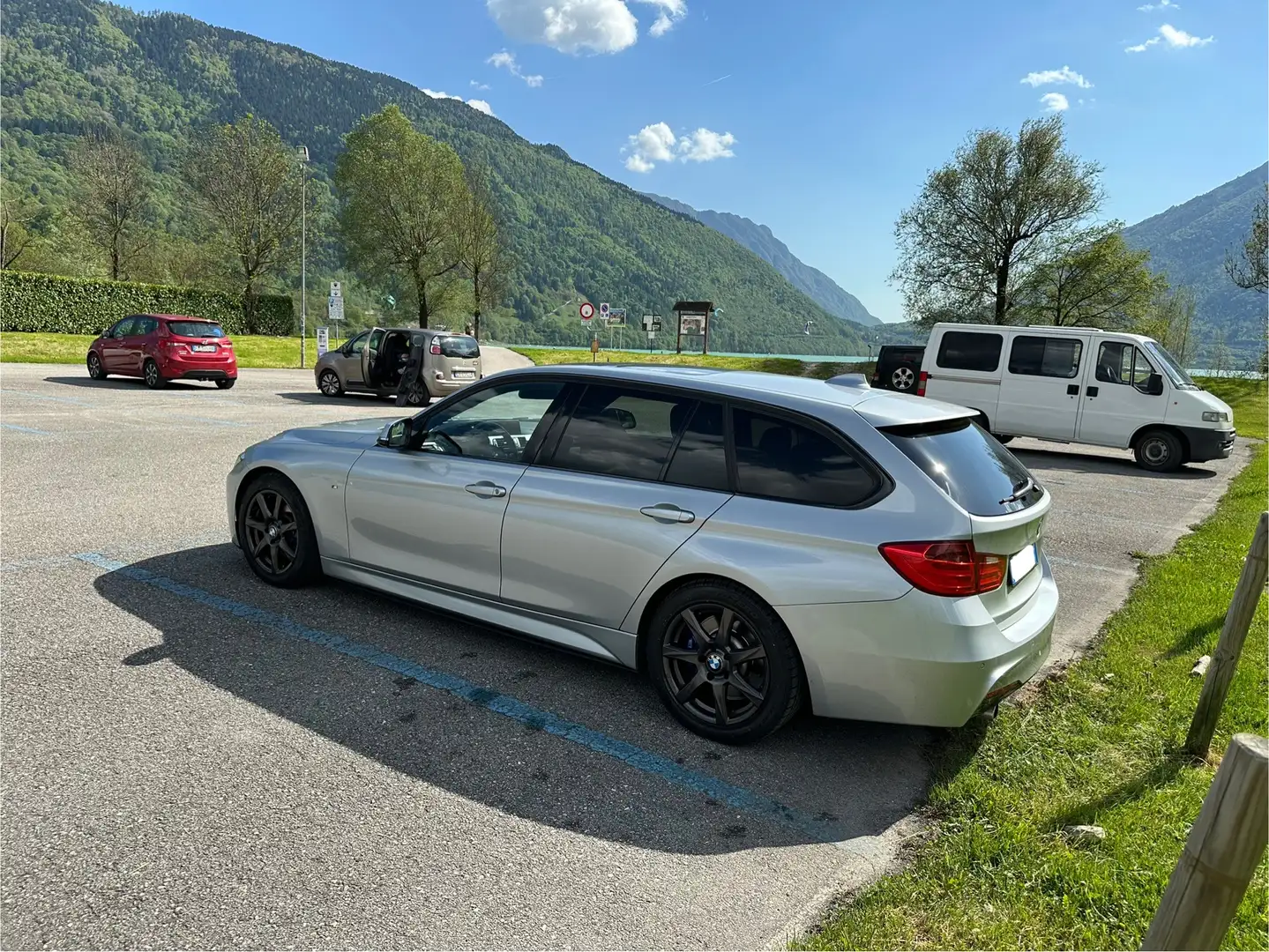 BMW 320 320d Touring M Sport Argento - 2