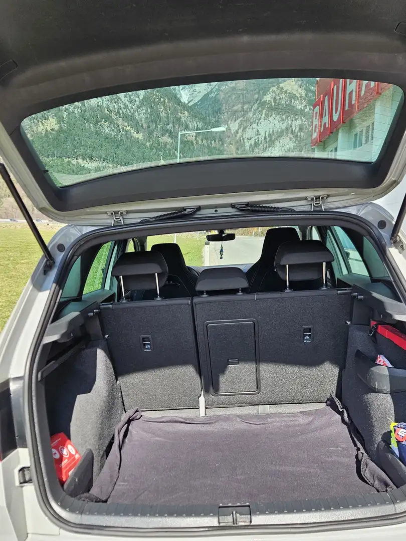 Skoda Karoq 1,6 TDI Sportline Grau - 2