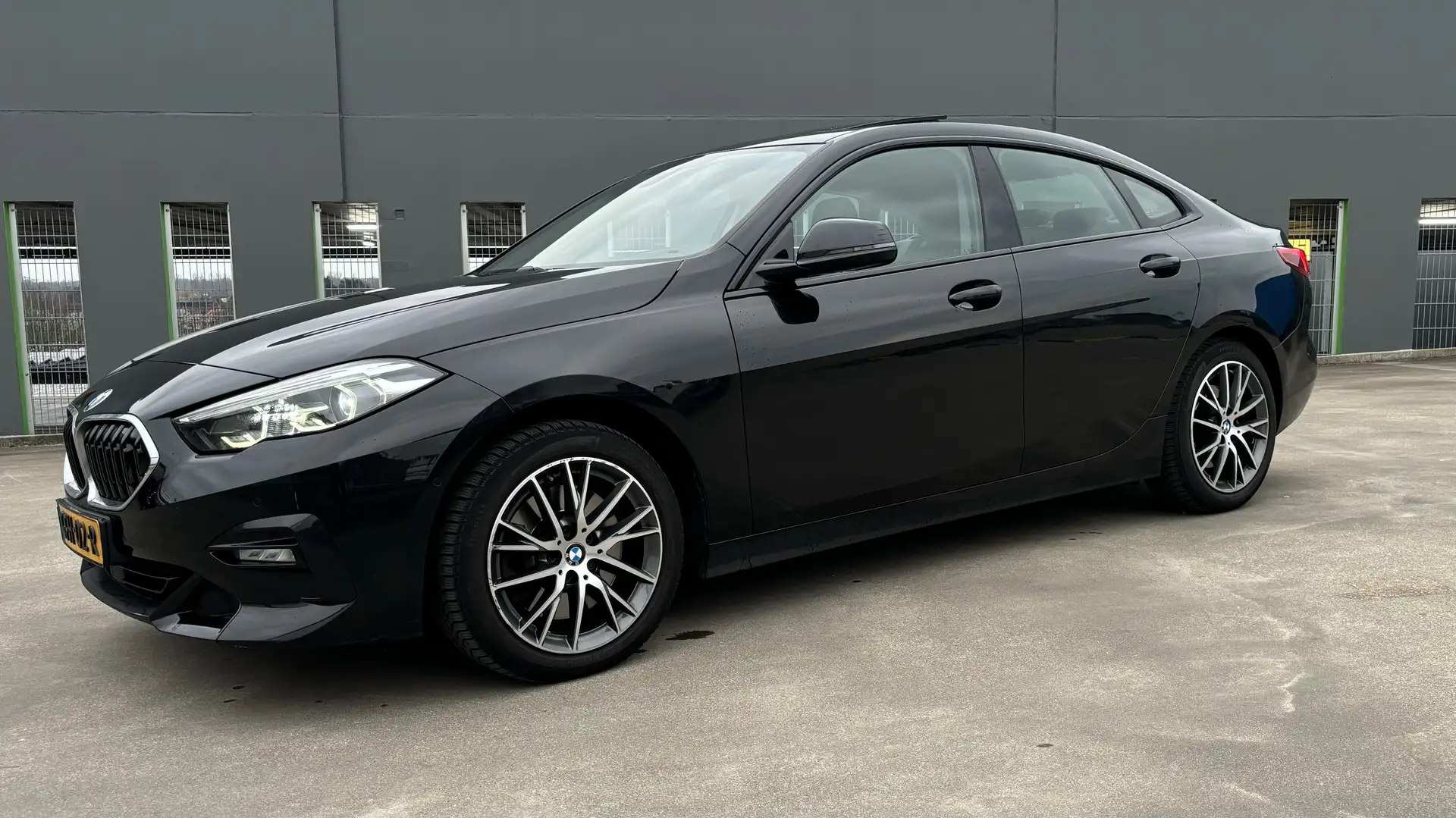 BMW 220 220d xdrive pano 2021 190pk Zwart - 2