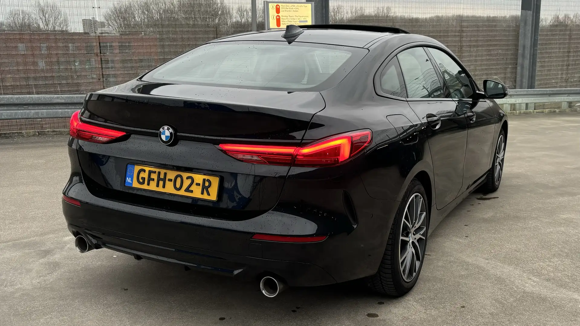 BMW 220 220d xdrive pano 2021 190pk Zwart - 1