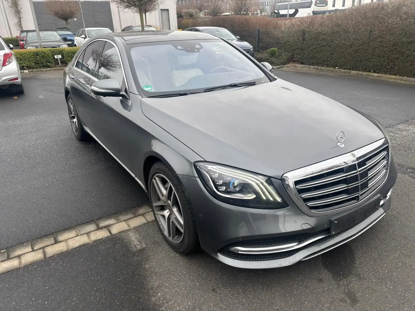 Mercedes-Benz S 350 d 4Matic+BURMESTER+PANO+20"AMG+STANDH+360° Grau - 1