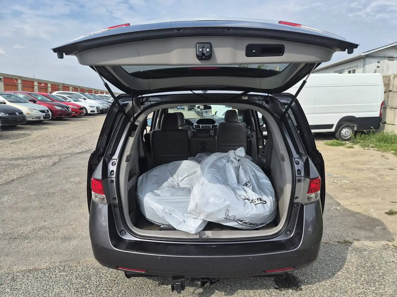 Honda Odyssey снимка Honda Odyssey