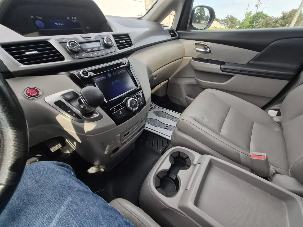 Honda Odyssey снимка Honda Odyssey