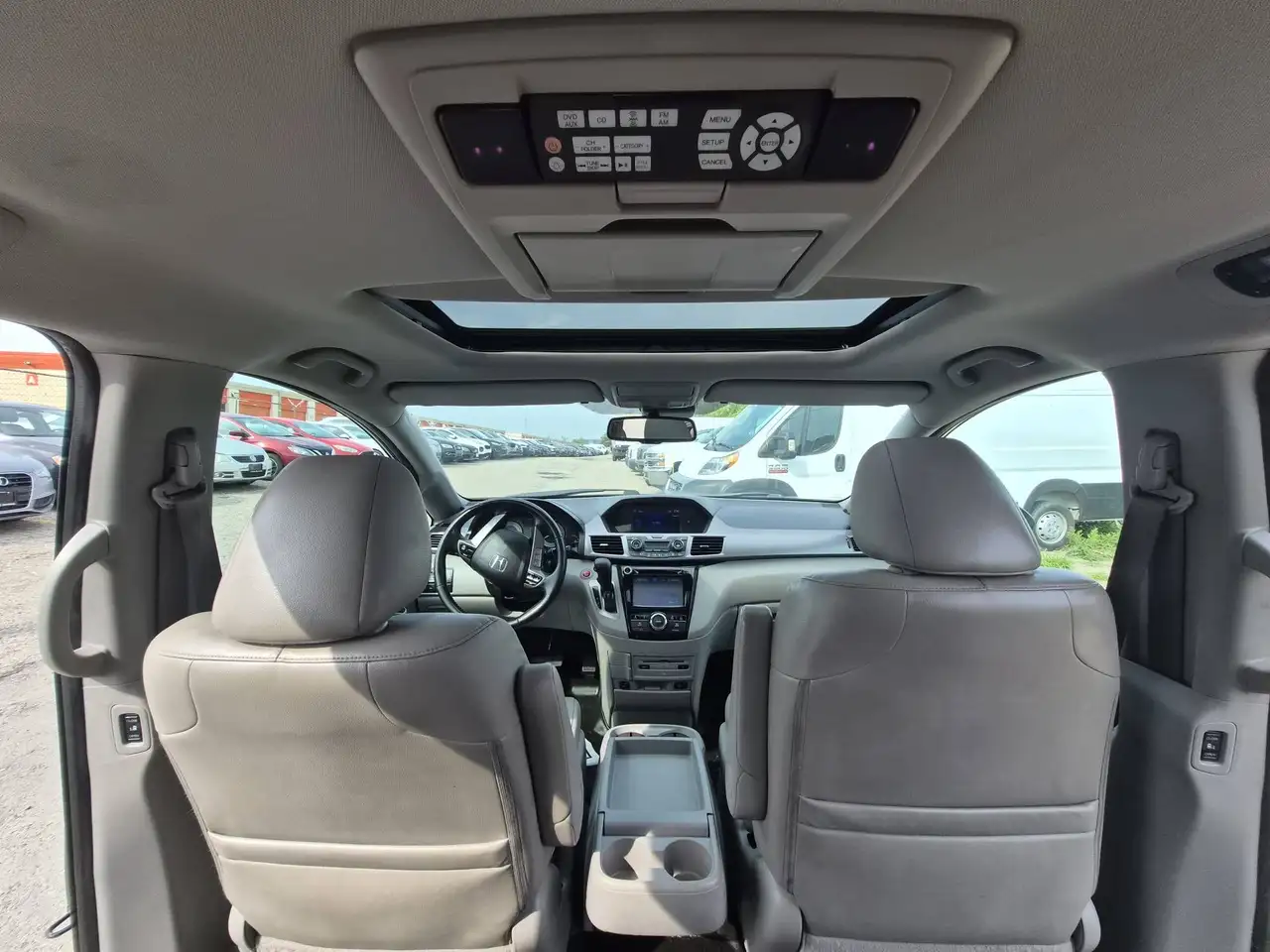 Honda Odyssey снимка Honda Odyssey