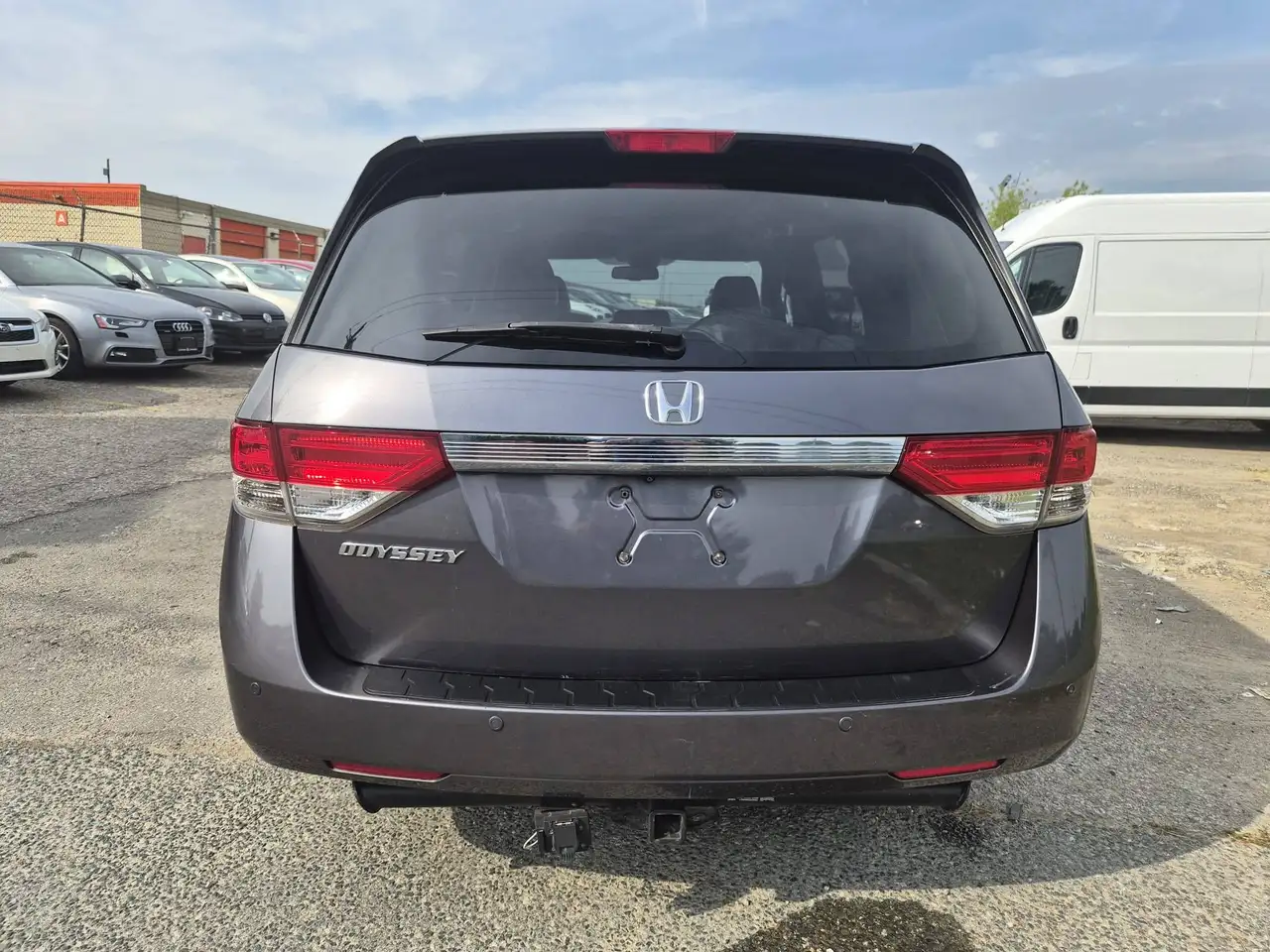 Honda Odyssey снимка Honda Odyssey