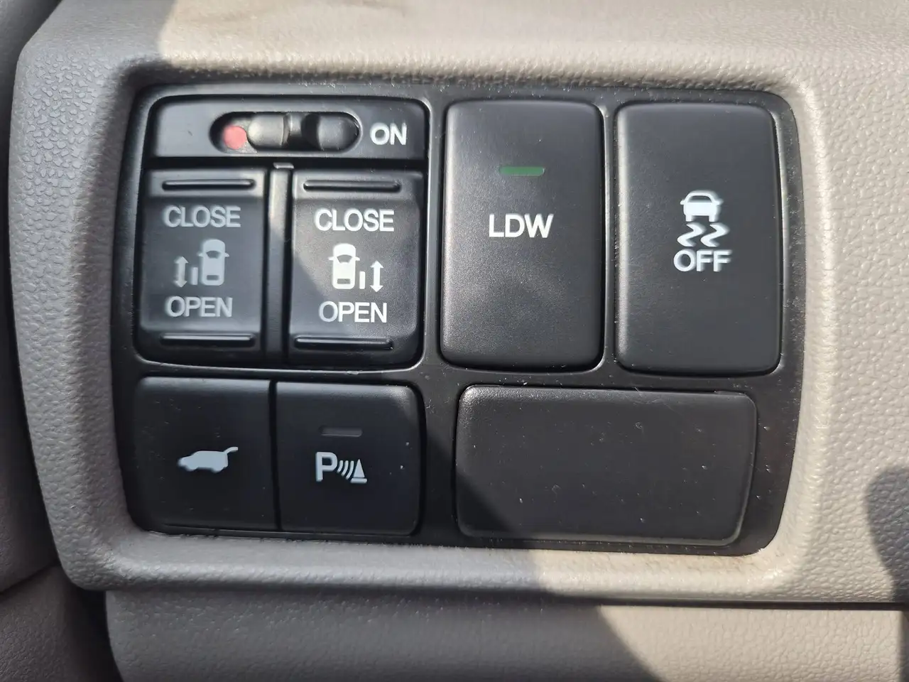 Honda Odyssey снимка Honda Odyssey