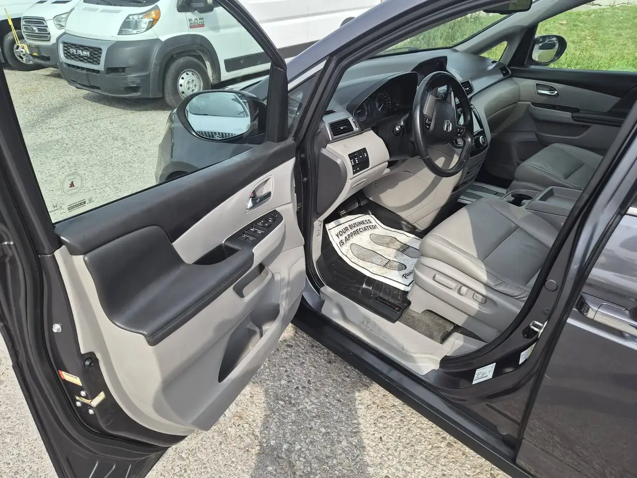 Honda Odyssey снимка Honda Odyssey