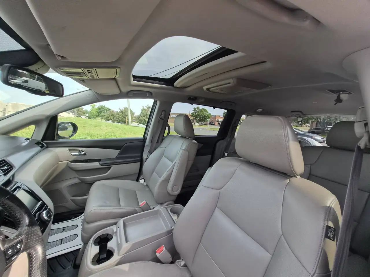 Honda Odyssey снимка Honda Odyssey