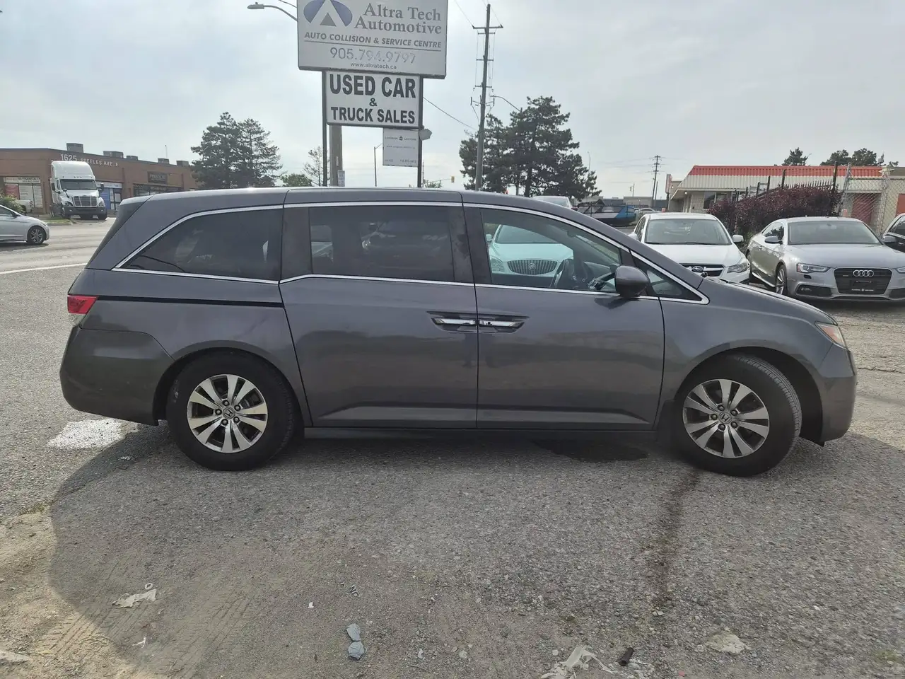 Honda Odyssey снимка Honda Odyssey