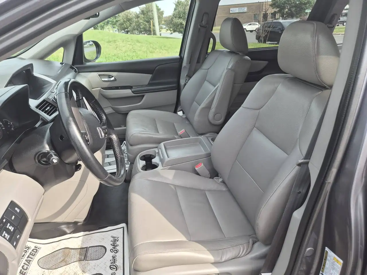 Honda Odyssey снимка Honda Odyssey