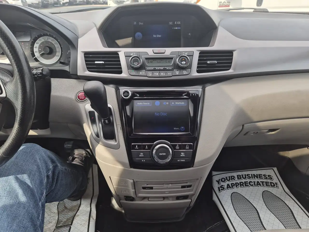 Honda Odyssey снимка Honda Odyssey