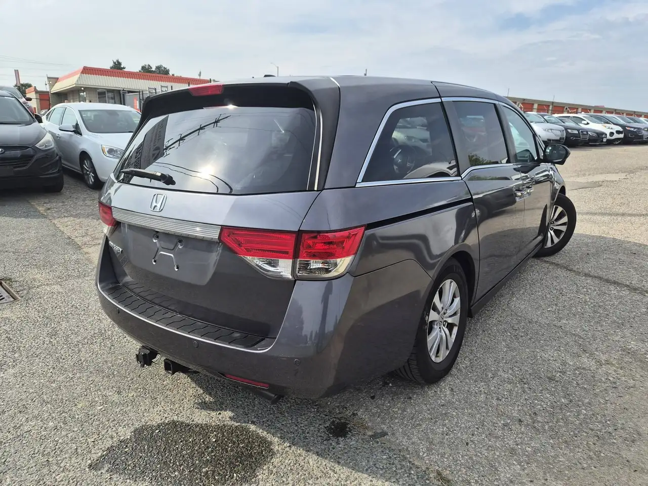 Honda Odyssey снимка Honda Odyssey