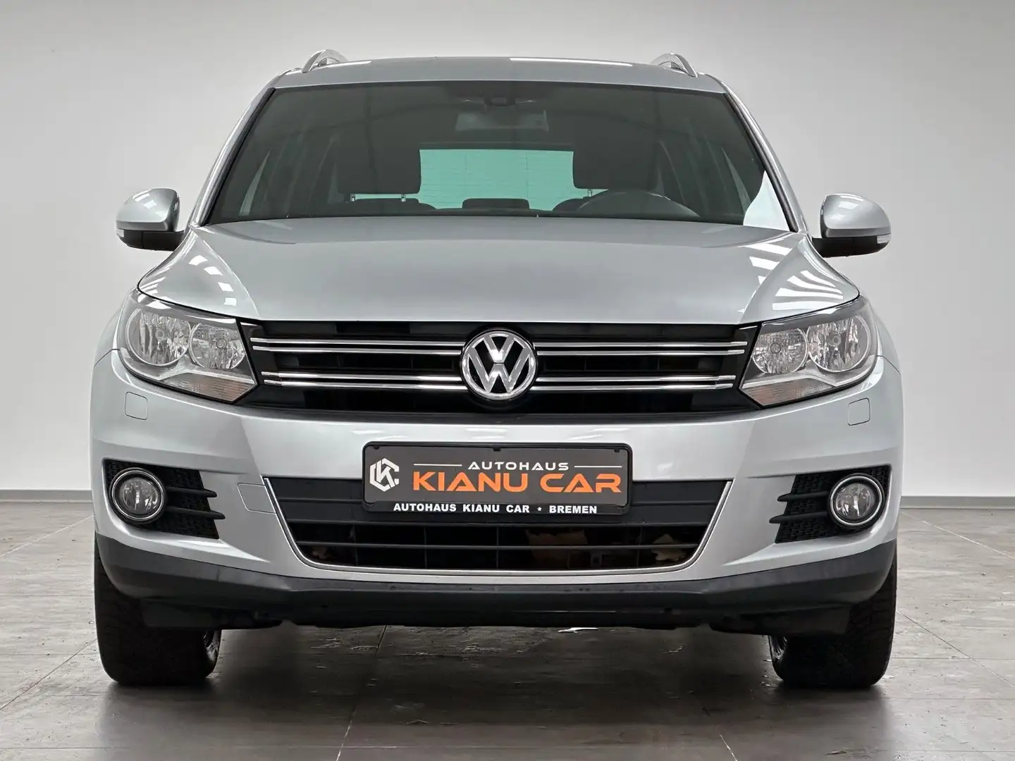 Volkswagen Tiguan Lounge Sport & Style BMT.AHK.NAVI.PDC Silber - 2