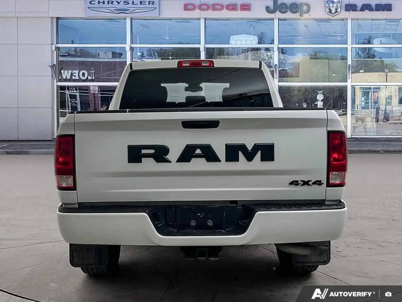 RAM 1500 снимка RAM 1500