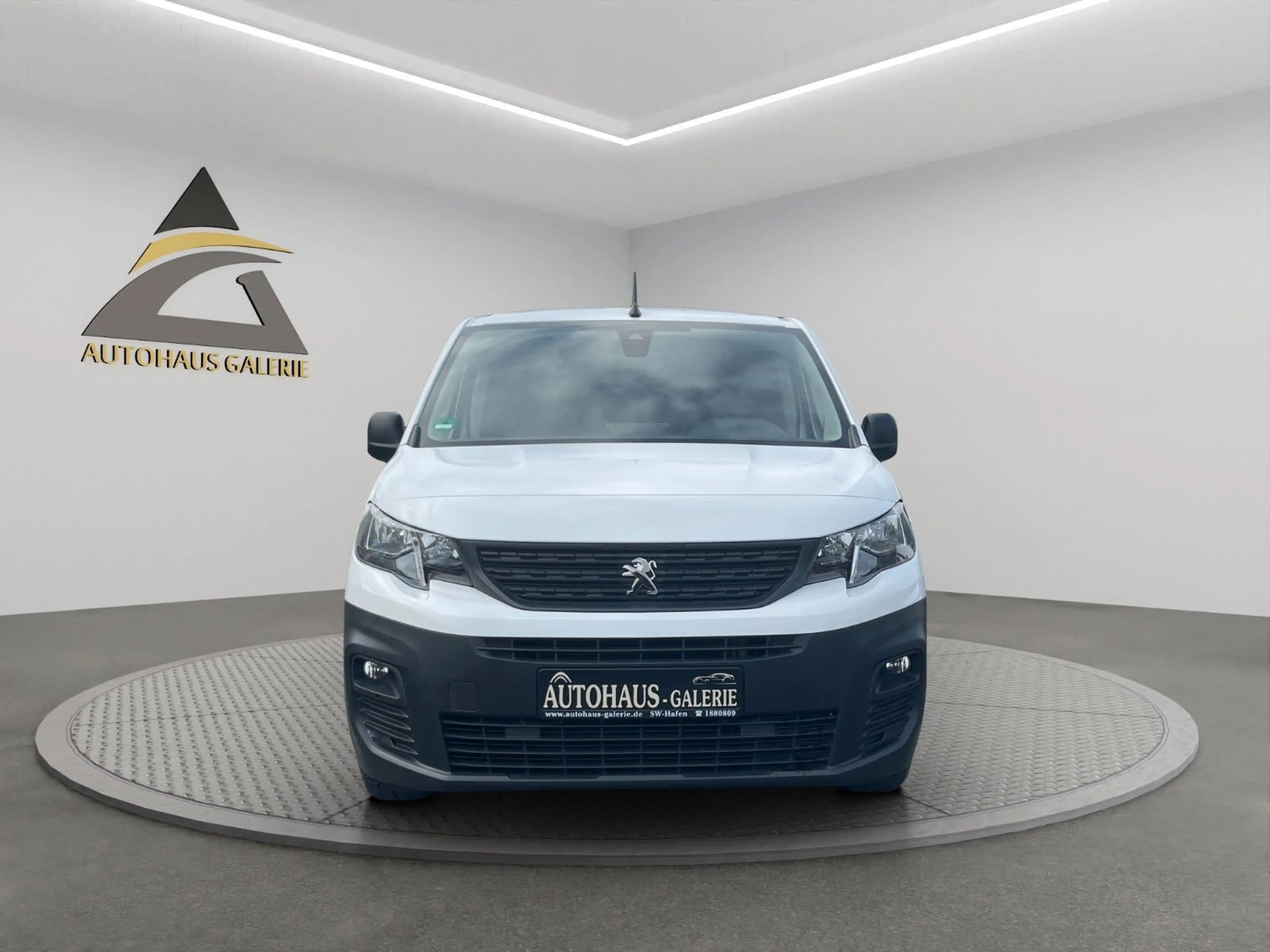 Peugeot Partner Premium L2*PDC*NAVI*BLUETOOTH*KLIMA — photo 2