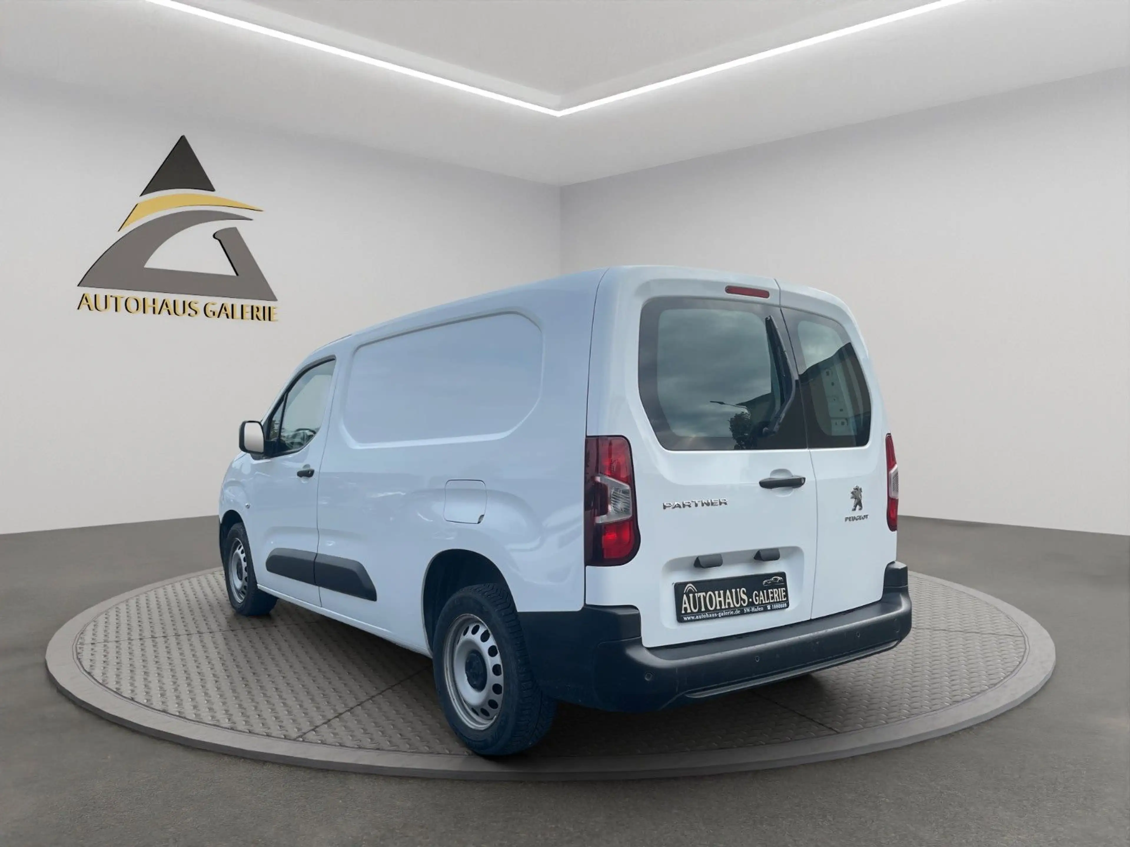 Peugeot Partner Premium L2*PDC*NAVI*BLUETOOTH*KLIMA — photo 7
