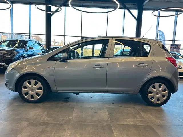 Opel Corsa view 4