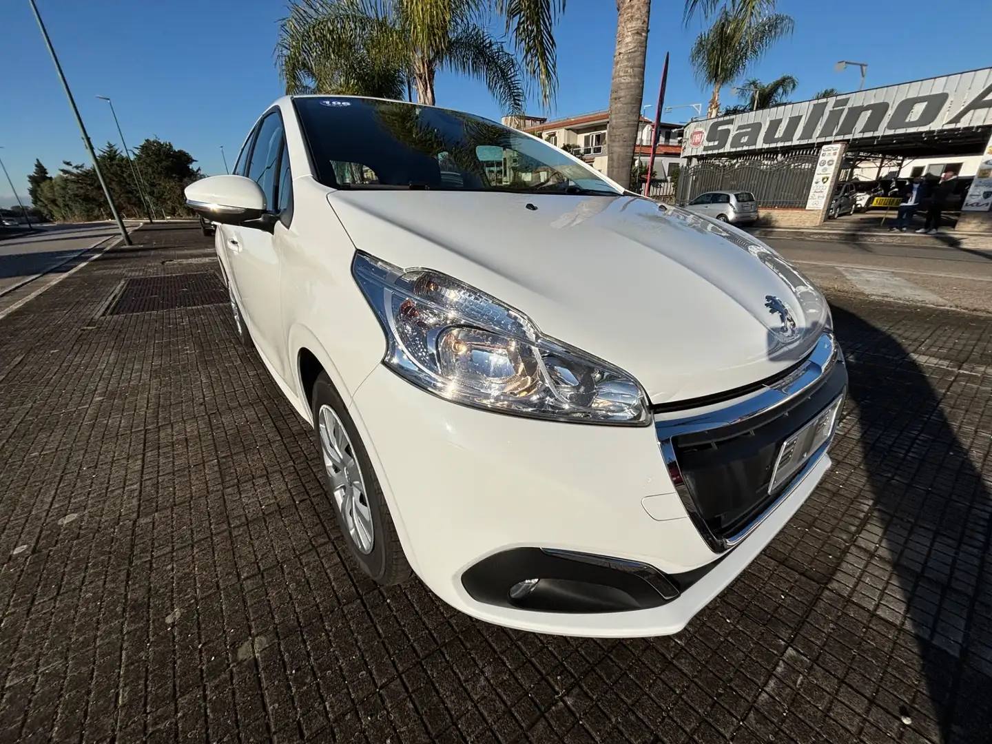 Peugeot 208 BlueHDi 100 S&S 5 porte Allure Blanco - 2