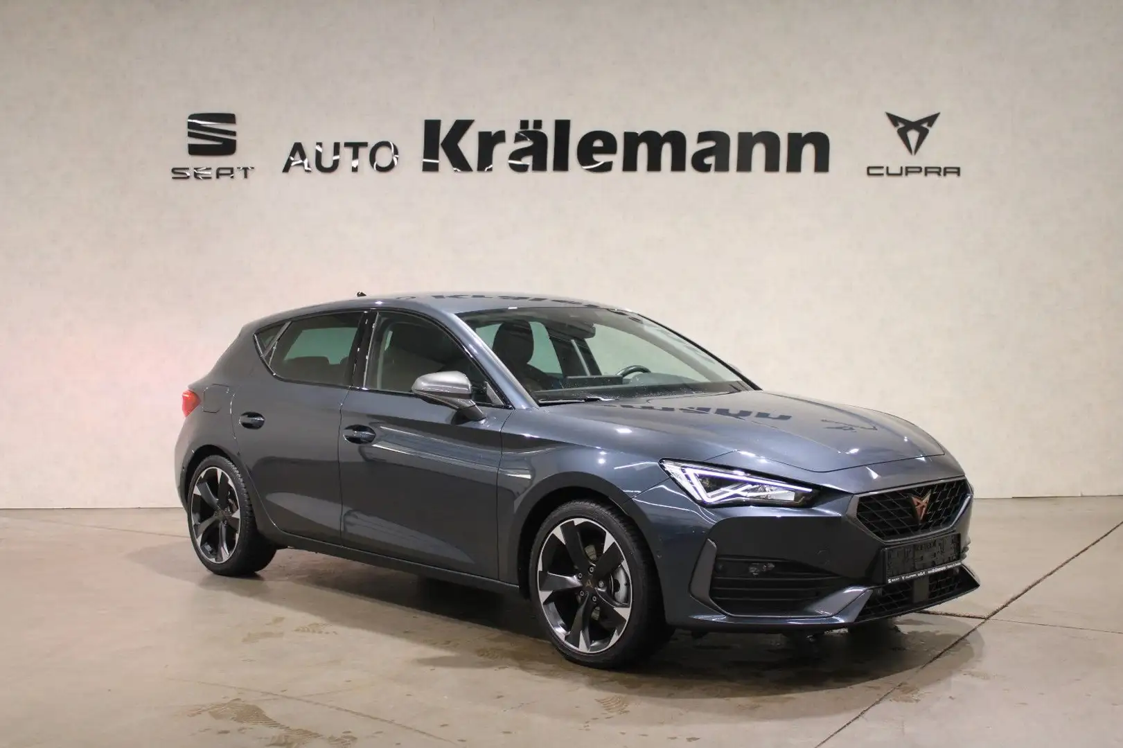CUPRA Leon 1.5eTSI ACT 7-Gang-DSG *LED*Navi*PDC*Kamera Grau - 1