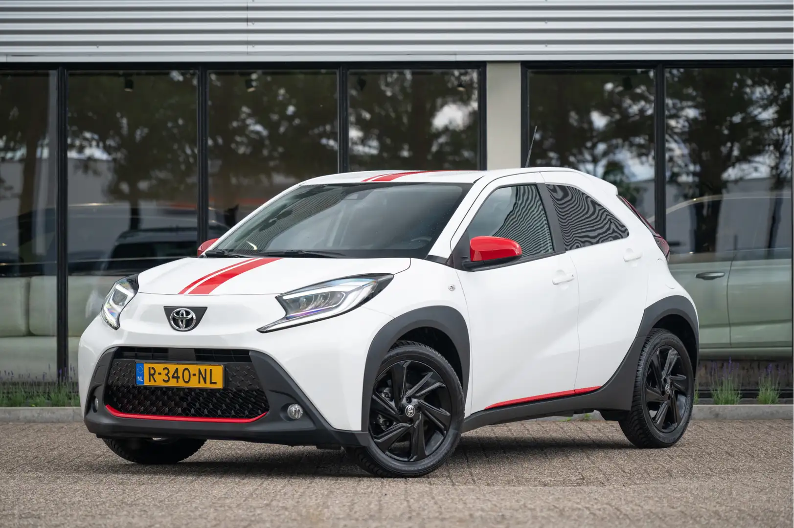 Toyota Aygo X 1.0 VVT-i First | Winterset incl. | Camera | Navi Wit - 1