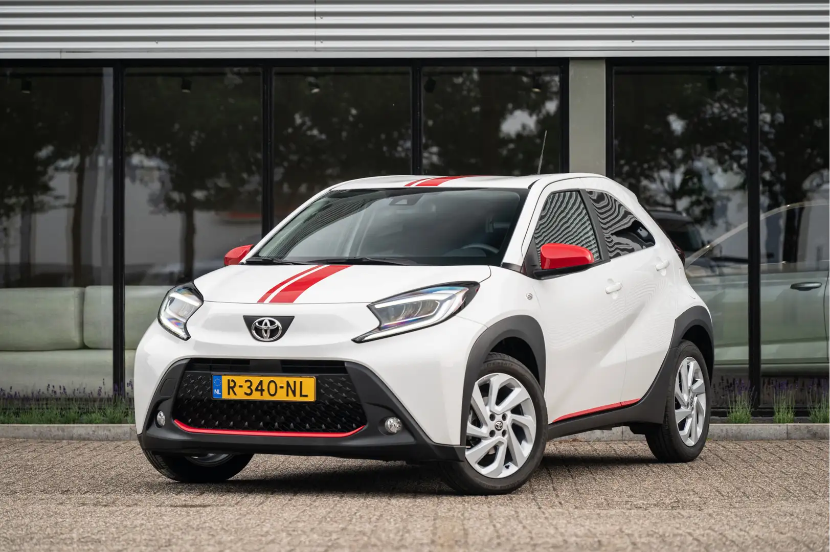 Toyota Aygo X 1.0 VVT-i First | Winterset incl. | Camera | Navi Wit - 2