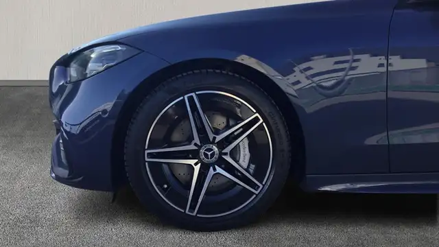 Mercedes-Benz C-Class view 5