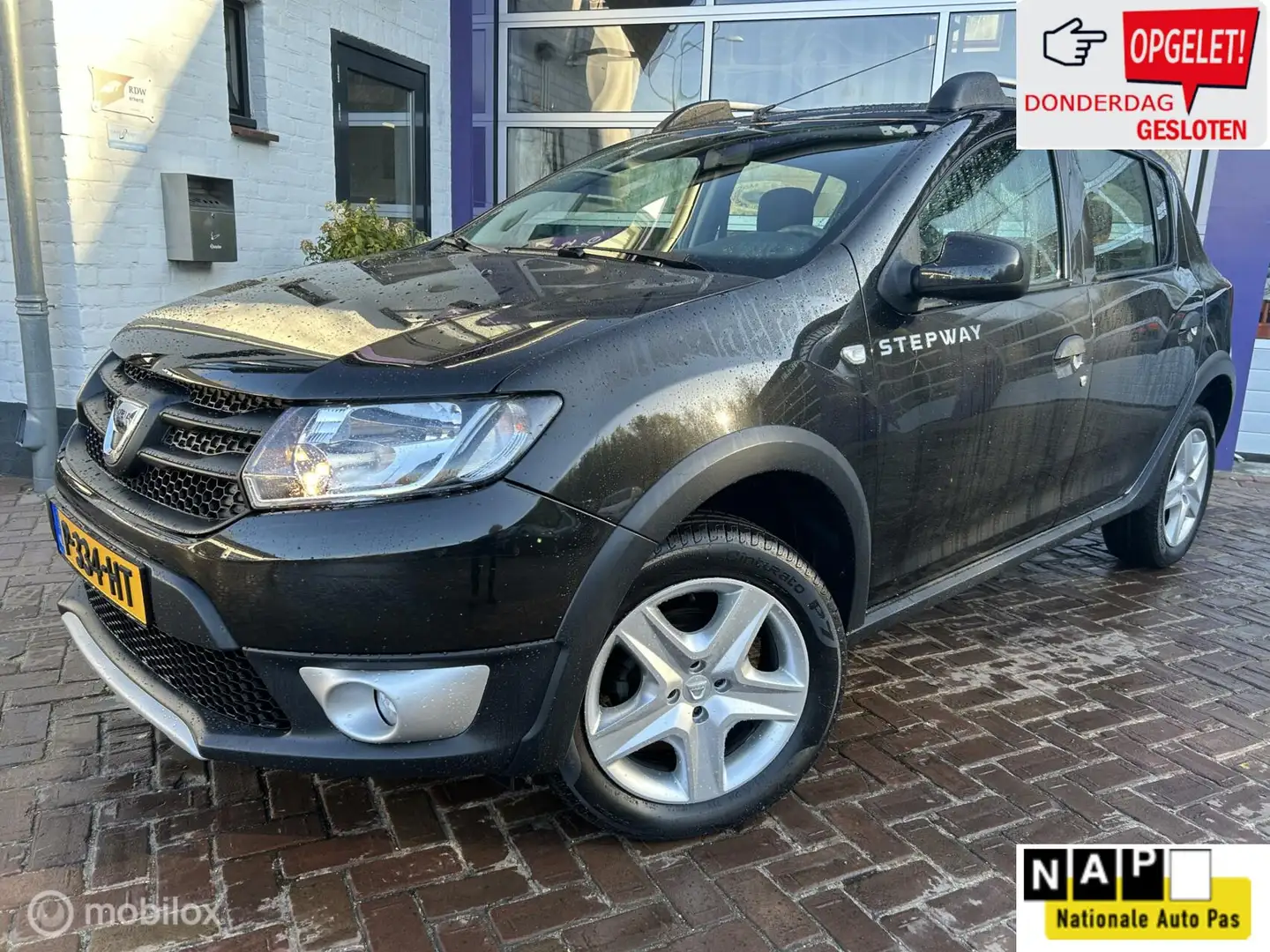 Dacia Sandero 0.9 TCe Stepway Ambiance * AIRCO * Zwart - 1