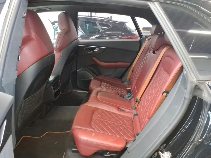 Audi SQ8 4.0TFSI quattro competition plus PANO CARBON — photo 5