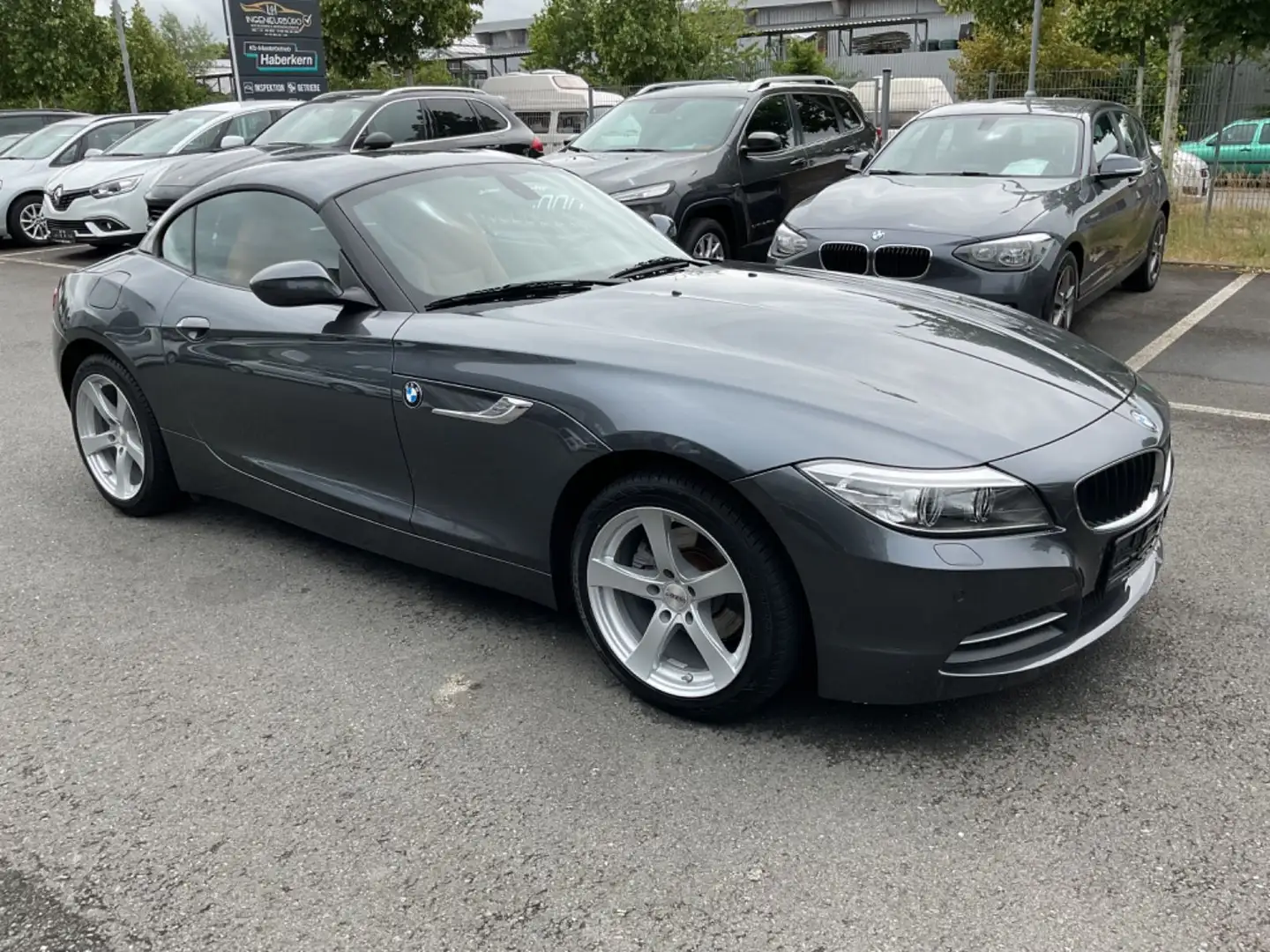 BMW Z4 Baureihe Z4 Roadster sDrive 18i Сірий - 1