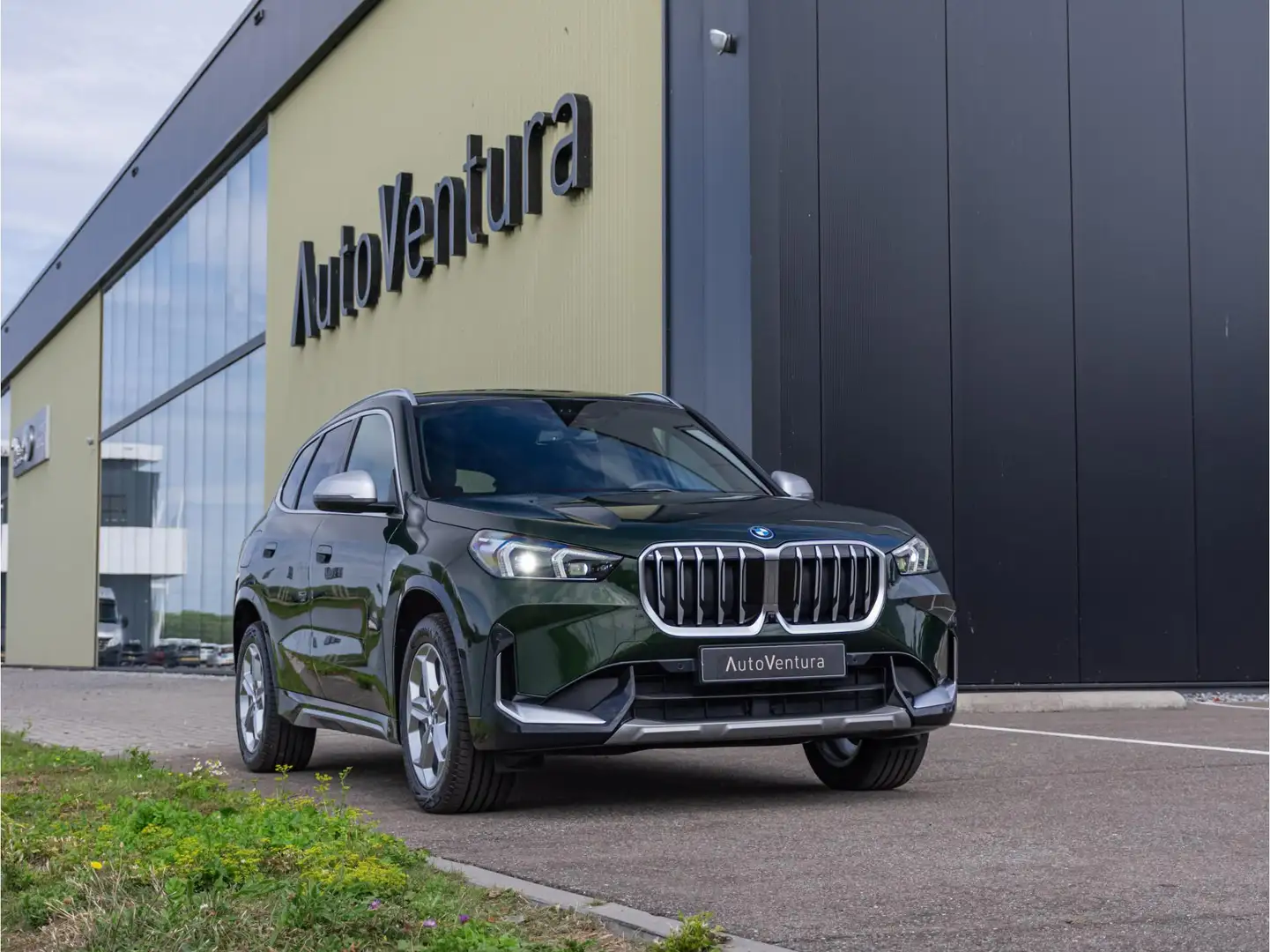 BMW X1 xDrive25e High Executive Trekhaak l Adapt. LED l H Vert - 2