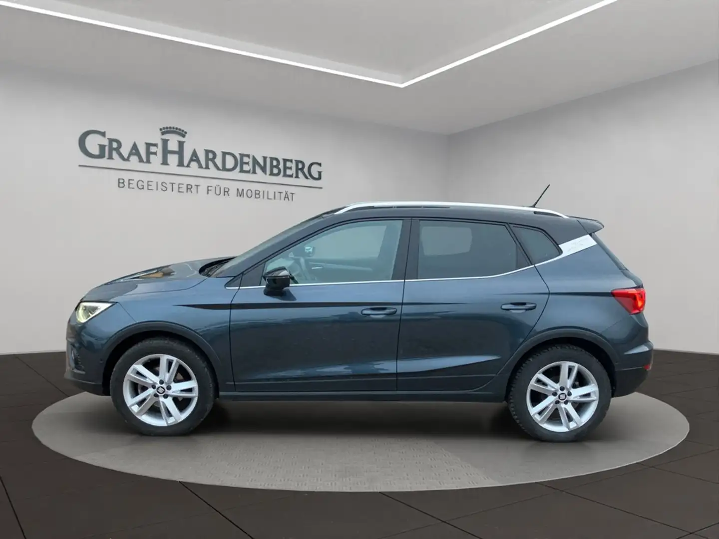 SEAT Arona 1.5 TSI 6-Gang FR Grijs - 2