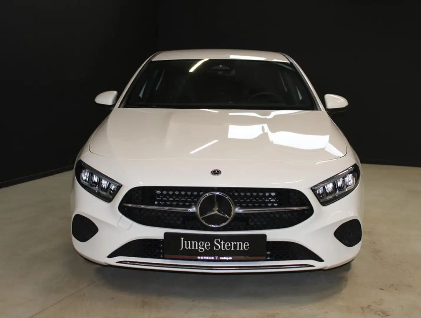 Mercedes-Benz A 180 *Progressive Sportsitze LED Kamera Navi Weiß - 2