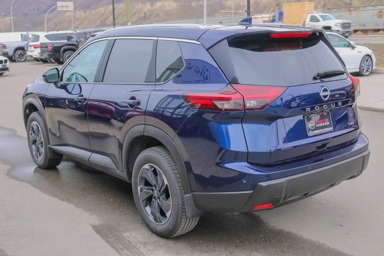 Nissan Rogue снимка Nissan Rogue