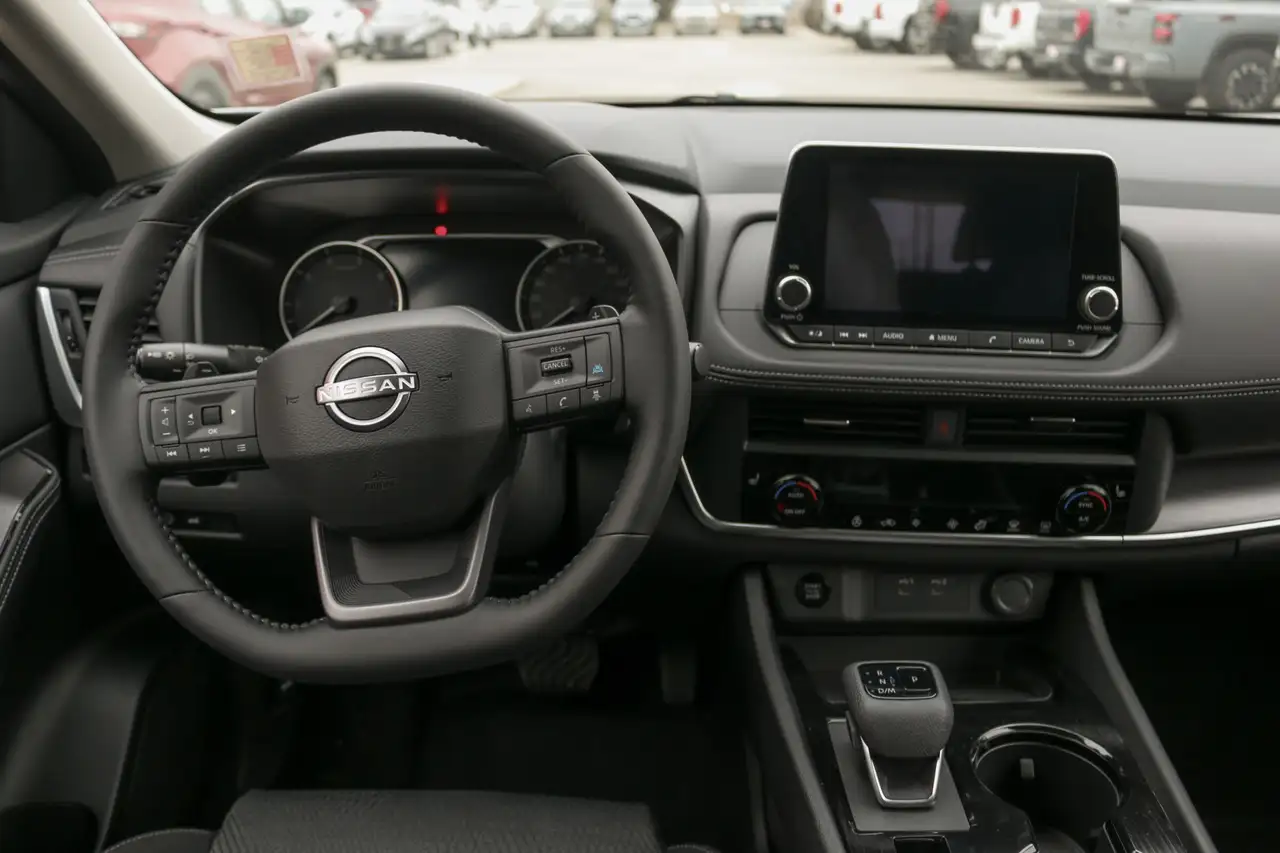 Nissan Rogue снимка Nissan Rogue