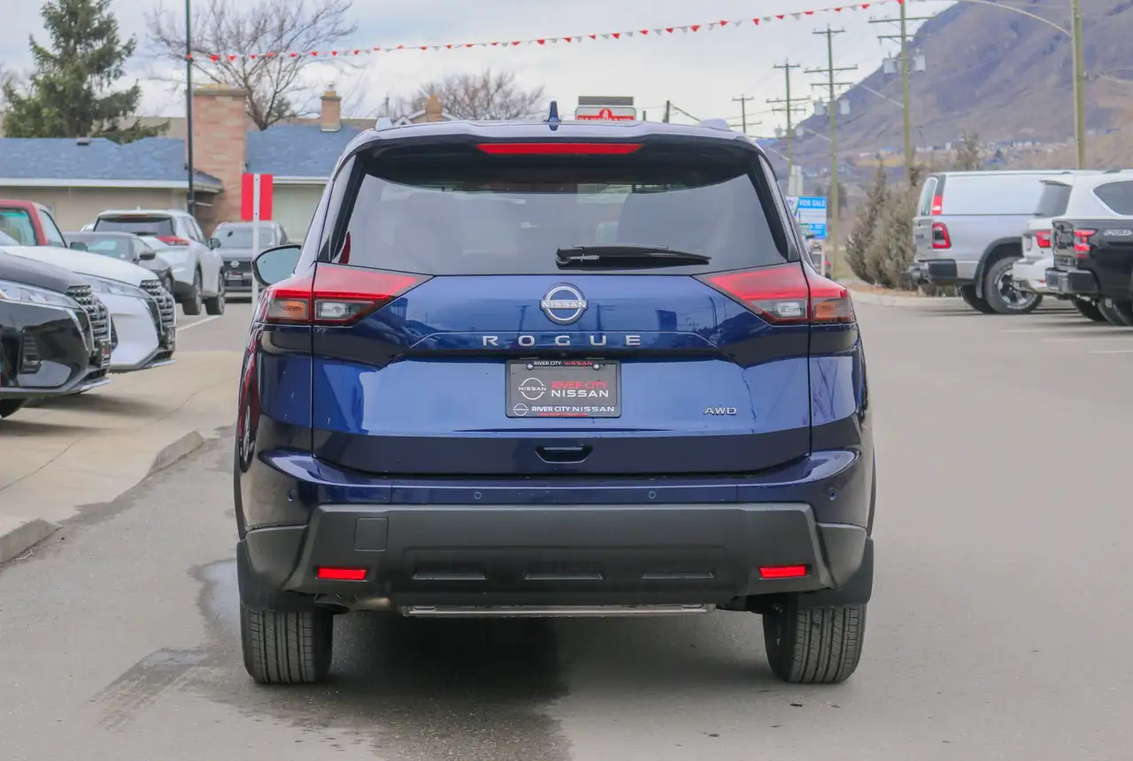 Nissan Rogue снимка Nissan Rogue