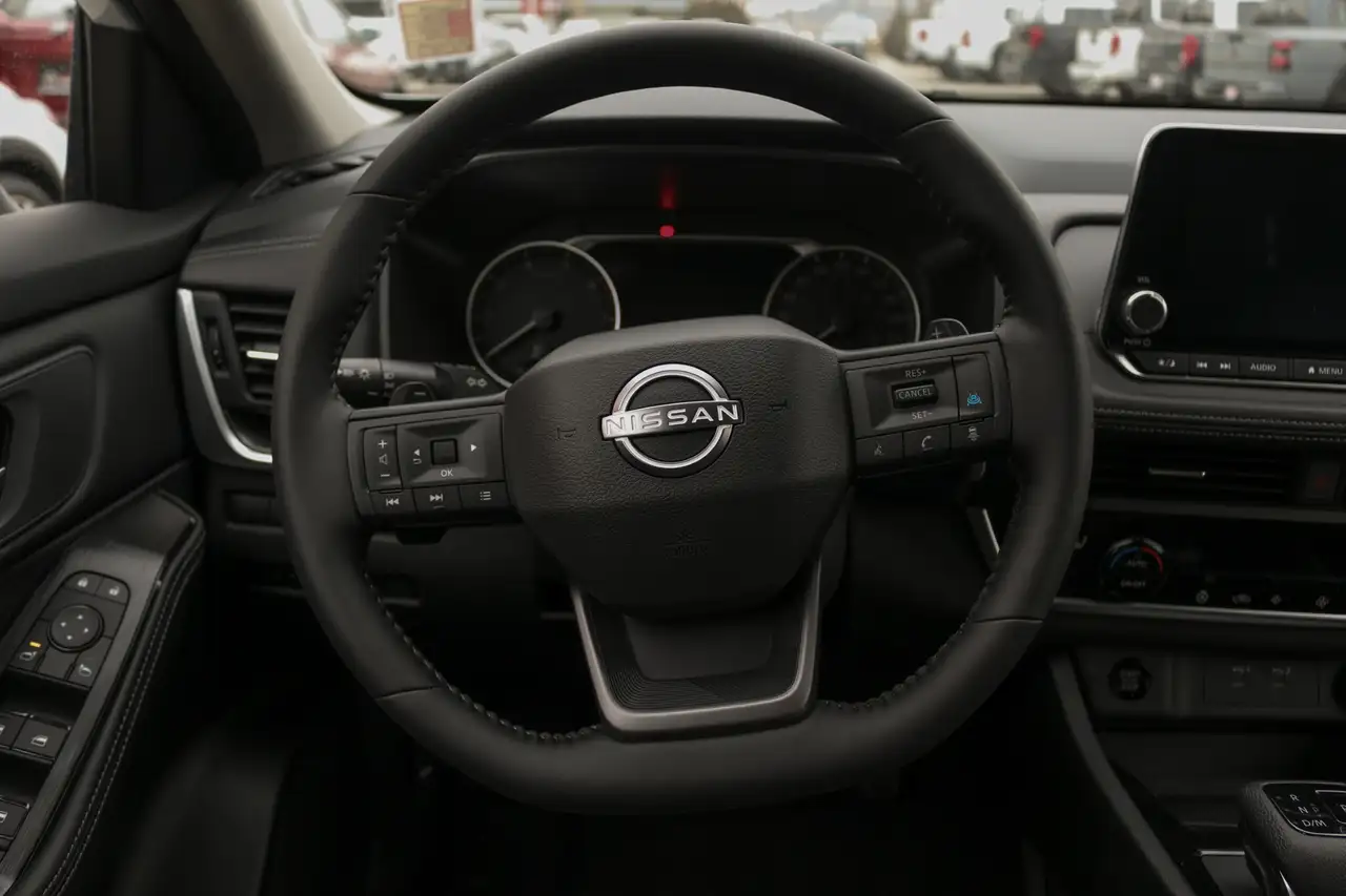 Nissan Rogue снимка Nissan Rogue