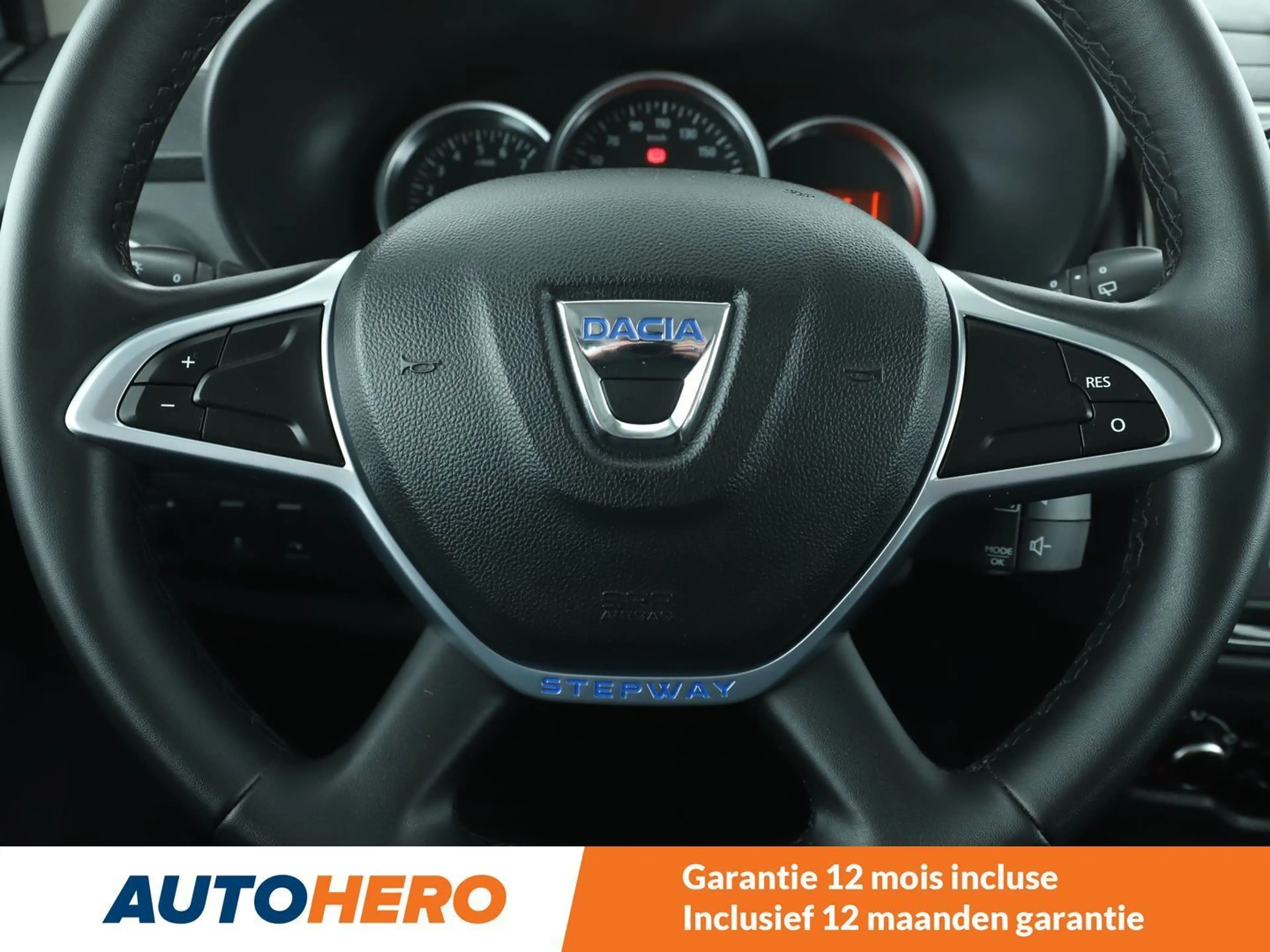 Dacia Lodgy 1.6 SCe Stepway — photo 5